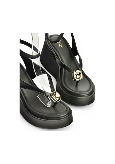 Fox Shoes Y973465909 Siyah Parmak Arası Dolgu Tabanlı Kadın Sandalet