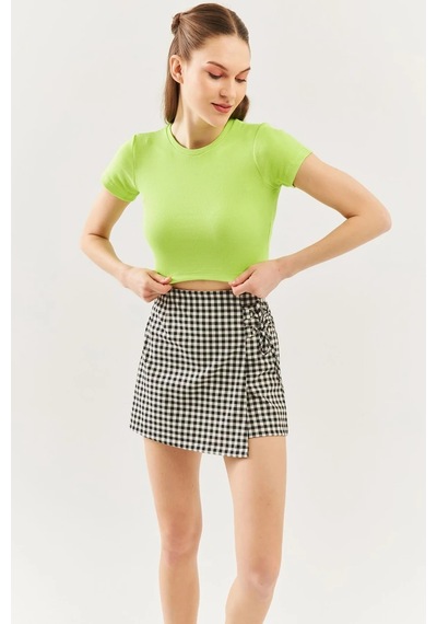 Butikgiz Kadın Kısa Kol Bisiklet Yaka Vücuda Oturan %100 Pamuklu Kaşkorse Esnek Crop Bluz Fıstık Yeşili
