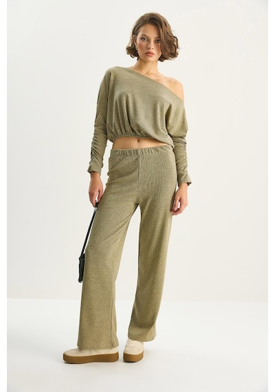 Shade Kadın Kayık Yaka Beli Lastikli Bluz Bol Pantolonlu Simli Alt-üst Takım 60283617 - Çağla Yeşili Shade Kadın Kayık Yaka Beli Lastikli Bluz Bol Pantolonlu Simli Alt-üst Takım 60283617 - Çağla Yeşili