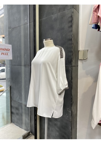 Pera Moda Büyük Beden Yakası Ve Kol Manşeti Taşlı Oversize Uzun Gömlek Kırmızı