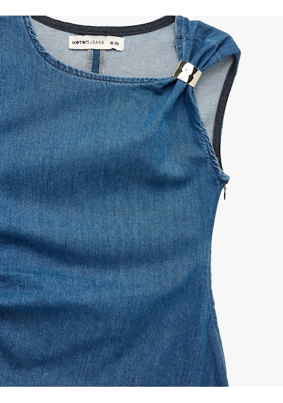 Koton Metal Aksesuarlı Kolsuz Pamuklu Drapeli Denim Midi Elbise Orta İndigo 6sal80031md