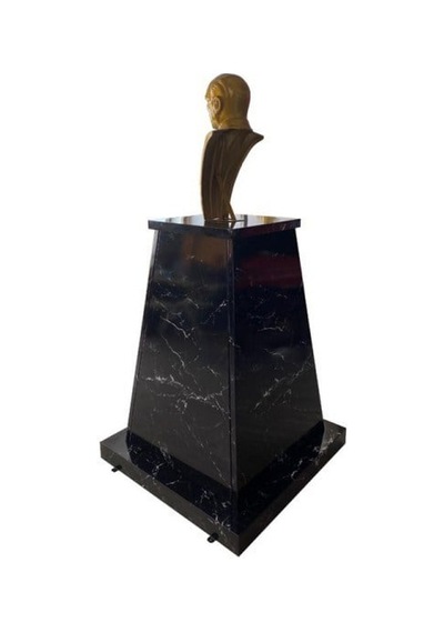 Atatürk Büstü 70cm Alüminyum + Kaide 120cm + Alt Tabla Granit Desenli