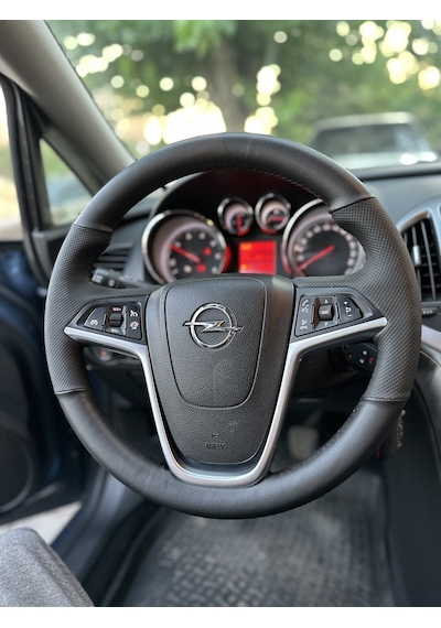 Opel Insignia Araca Özel Direksiyon Kılıfı Bombeli Direksiyonlar