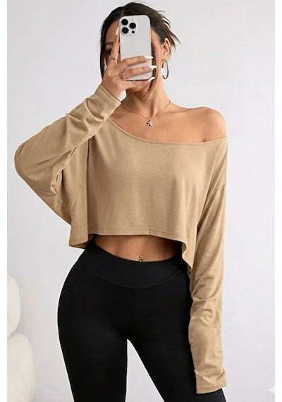Kadın Düşük Omuz Kayık Yaka Oversize Uzun Kollu Crop T-shirt Kahverengi