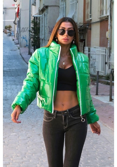 Keyifli Moda Kadın Yeşil Parlak Su İtici Dik Yaka Kısa Şişme Mont - 40 Yeşil