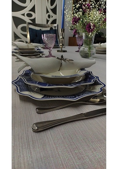Valerium Simli Kırık Beyaz Masa Örtüsü 150 X 220 Kırmızı - Beyaz