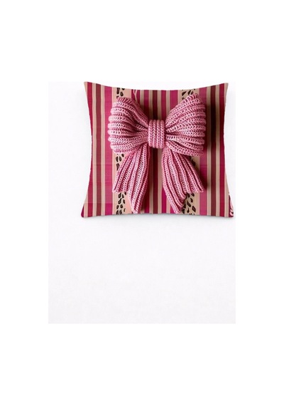 3d Pembe Triko Fiyonk Detaylı Çizgili Dekoratif Kırlent Kılıfı 45x45 Cm