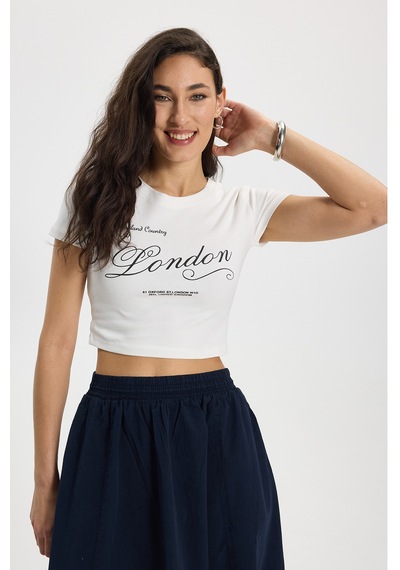 Tudors Kadın Slim Fit Dar Kesim Pamuk Bisiklet Yaka Kısa Kollu Baskılı Ekru Crop Tişört-50532 L