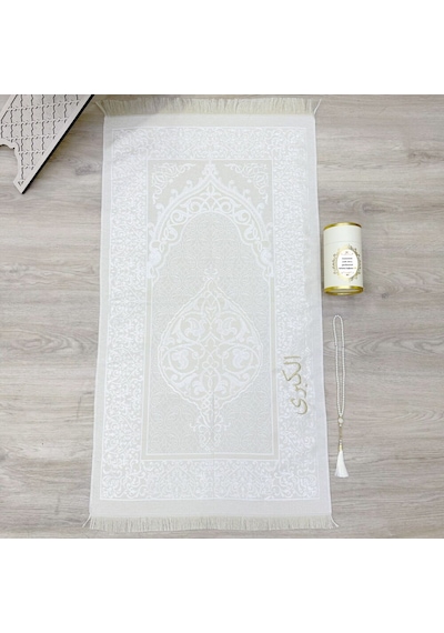 Arapça Hediyelik İsimli Seccade 68x110 Cm ,inci Tesbih ,99 Lu Tesbih, Silindir Seti - Krem Çok Renkli
