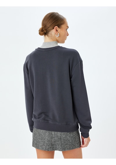 Koton Koton X Şahika Ercümen - Uzun Kollu Bisiklet Yaka Taşlı Oversize Sweatshirt Antrasit 5wak10502ek Antrasit Koton Koton X Şahika Ercümen - Uzun Kollu Bisiklet Yaka Taşlı Oversize Sweatshirt Antrasit 5wak10502ek Antrasit