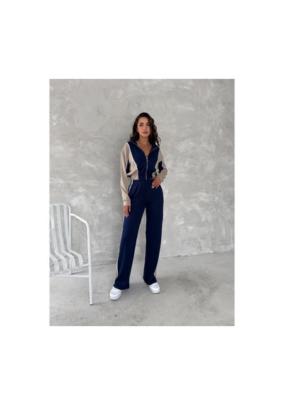 Gugus Kadın Trend Eşofman Takımı Dik Yaka Fermuarlı Bol Paça Yanları Şeritli Aysho Model Lacivert-bej Gugus Kadın Trend Eşofman Takımı Dik Yaka Fermuarlı Bol Paça Yanları Şeritli Aysho Model Lacivert-bej