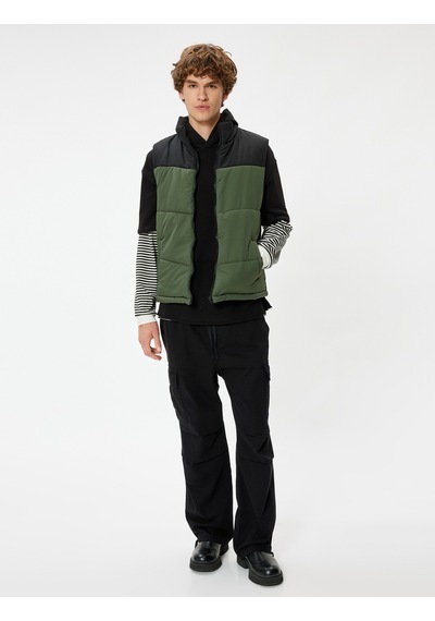 Koton Şişme Yelek Dik Yaka Slim Fit Fermuarlı Renk Bloklu Cep Detaylı Yeşil 5wam20121hw Zeytin Yeşili Koton Şişme Yelek Dik Yaka Slim Fit Fermuarlı Renk Bloklu Cep Detaylı Yeşil 5wam20121hw Zeytin Yeşili