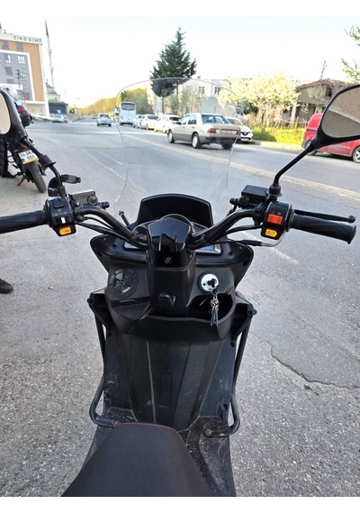 Motocam Küba Newlight 50 Pro Ön Cam 2023-2026 Model 58cm Şeffaf Renkli 4mm  Boylu