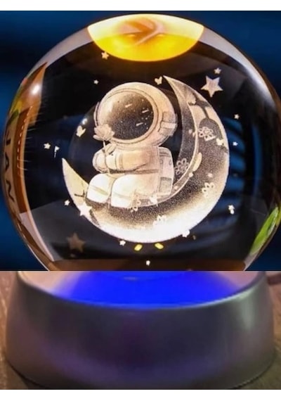 Dekoratif Ay Üstünde Astronot Tasarımlı Plastik Altlıklı Cam Küre 1