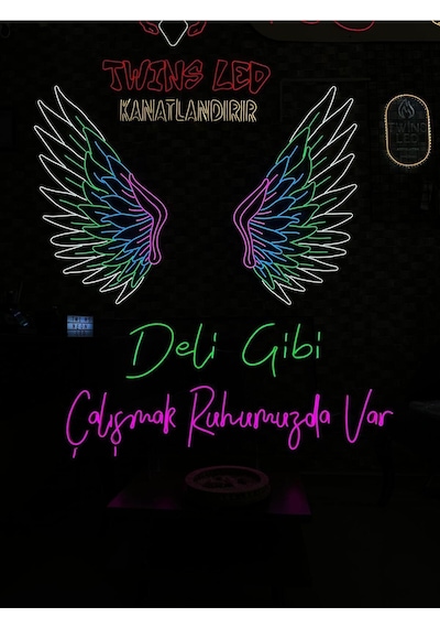 Deli Gibi Çalışmak Ruhumuzda Var Yazılı Neon Tabela Pembe