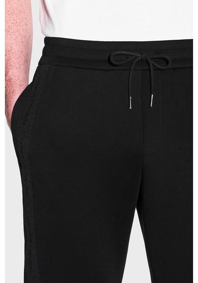 Armani Exchange Regular Fit Belden Bağlamalı Lastikli Paça Pantolon Erkek Pantolon Xm003145 Af13047 Uc001 Siyah Armani Exchange Regular Fit Belden Bağlamalı Lastikli Paça Pantolon Erkek Pantolon Xm003145 Af13047 Uc001 Siyah