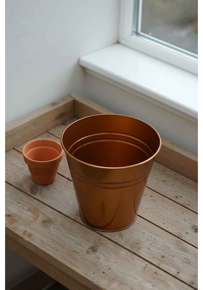 Konik Metal Saksı & Vazo - 23 Cm Dekoratif Çok Amaçlı Renkli Çiçeklik 23x23/16 Cm Kahverengi