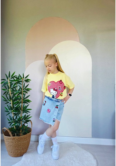 Superbaby Kız Çocuk Hello Kitty Temalı İkili Takım - Krem Nakışlı Tişört Ve Aksesuarlı Denim Şort Etek Kombini Sarı Superbaby Kız Çocuk Hello Kitty Temalı İkili Takım - Krem Nakışlı Tişört Ve Aksesuarlı Denim Şort Etek Kombini Sarı