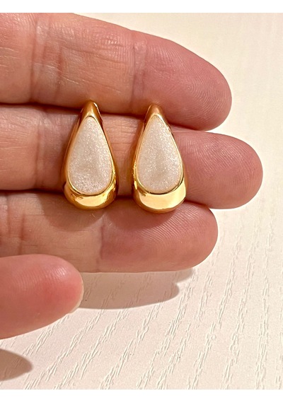 Damla Model Mineli Küpe - Altın Renk Şık Tasarım Krem
