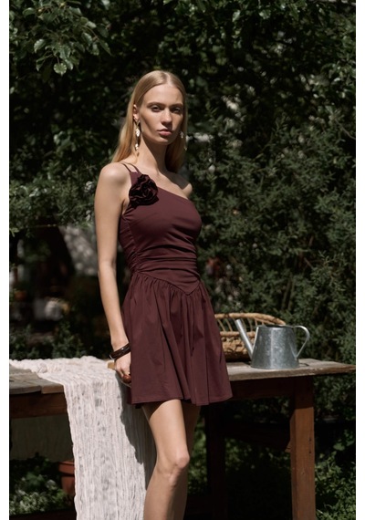 Mai Collection Mai Studios Co. Lissa Tek Omuz Gül Detay Bordo Mini Elbise Bordo