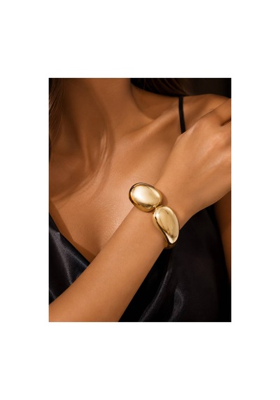 Aura Parlak Gold Kadın Kelepçe Bileklik Premium Tasarım Sadeliğin En Şık Hali. Altın