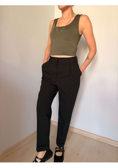 Siyah Kıvrık Paça Düz Fit Pantolon siyah