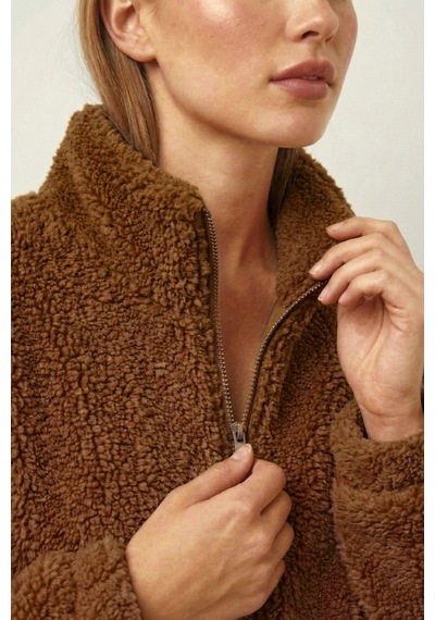 Kadın Peluş Tam Fermuarlı Cepli Sherpa Kuzu Kumaş Oversize Peluş Polar Sweatshirt Kahverengi Kadın Peluş Tam Fermuarlı Cepli Sherpa Kuzu Kumaş Oversize Peluş Polar Sweatshirt Kahverengi