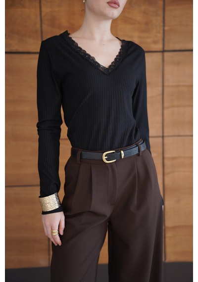Verymoda Yakası Dantel Detaylı Bluz F2088 Siyah