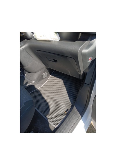 Opel Combo 2025 +topukluk +2 Logo Görseldeki Gibi Gelmektedir Siyah