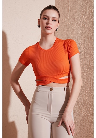 Lela Fitilli Bel Detaylı Kısa Kollu Dar Kesim Crop Bayan Bluz 5864211 Oranj