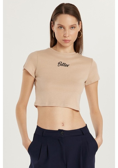 Tudors Kadın Slim Fit Dar Kesim %100 Pamuk Bisiklet Yaka Baskılı Bej Crop Tişört-33987 Bej