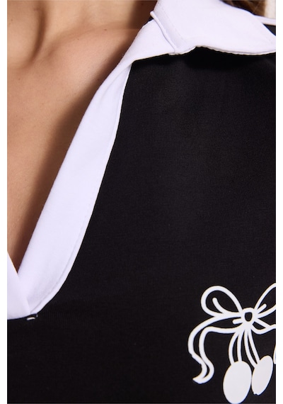 Tudors Kadın Slim Fit Dar Kesim Kısa Kollu Baskılı Omzu Şeritli V Yaka Siyah Tişört Body-52068