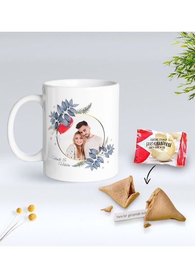 Yılbaşı Hediyesi Bk Gift Kişiye Özel İsimli Fotoğraflı Beyaz Kupa Bardak Ve Yeni Yıl Dilekleri Şans Kurabiyesi Hediye Seti-1, Sevgiliye Hediye, Arkadaşa Hediye