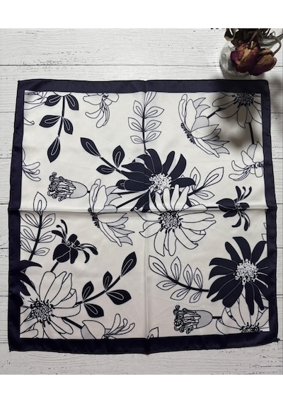 Trend Dokunuş Kadın 50-50 Saten Lacivert Çiçekli Yaprak Motifli Fular Bandana
