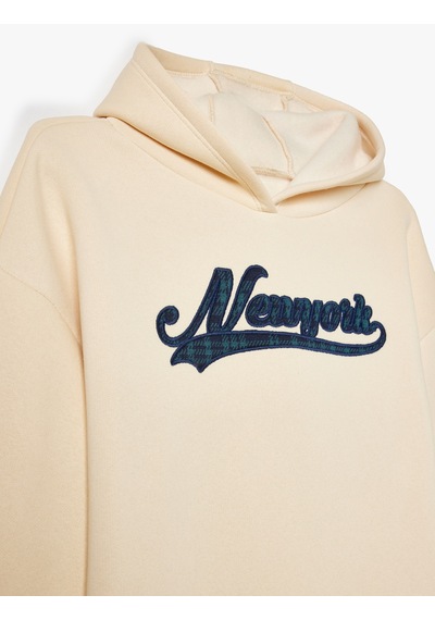 Koton Kapşonlu Sweatshirt Şehir Temalı Baskı Detaylı Uzun Kollu Şardonlu Bej 5wkg10039ak Ekru Koton Kapşonlu Sweatshirt Şehir Temalı Baskı Detaylı Uzun Kollu Şardonlu Bej 5wkg10039ak Ekru