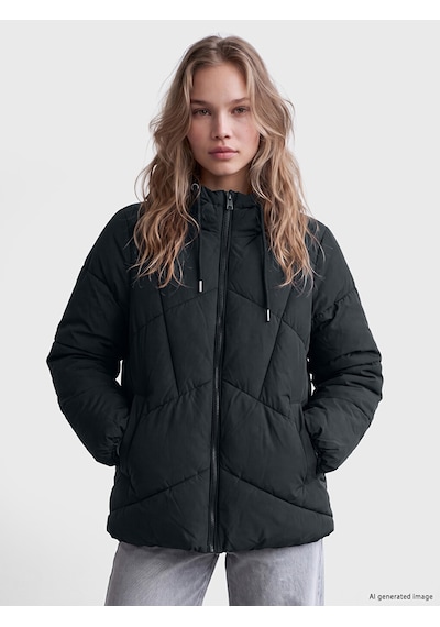 Lcw Vision Siyah Kapüşonlu Oversize Kadın Şişme Mont