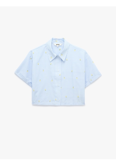 Koton Koton X Sibil Çetinkaya - Kısa Kollu Limon İşleme Detaylı Çizgili Crop Poplin Gömlek Mavi Çizgili 6sak60369pw