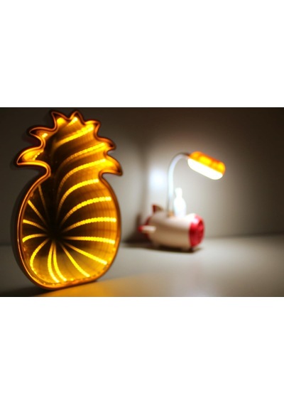 Işık Kasabası 145 Aynalı Led Yansımalı Ananas İle Tepe Lambalı Kalem Traşlı Kırmızı Uçak Masa Lambası Gece Lambası Kırmızı Işık Kasabası 145 Aynalı Led Yansımalı Ananas İle Tepe Lambalı Kalem Traşlı Kırmızı Uçak Masa Lambası Gece Lambası Kırmızı
