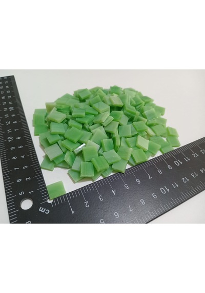 Açık Yeşil Kare Vitray Cam Mozaik Taşı - Sanatsal Mozaik Çalışmalarınız İçin Yaklaşık 10 X 10 Mm