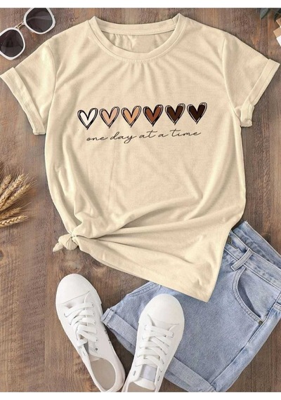 Kozia Outdoors Malkoçbey 6 Kalp Baskılı T-shirt Bej