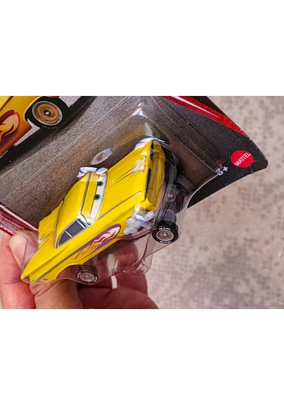 Cars Disney Pixar 20. Yıl Özel Seri Yellow Ramone Dxv29 / Hhv86 / Gcb96 Sarı
