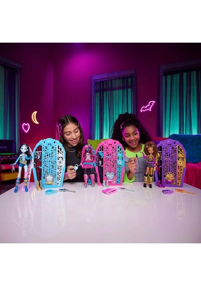 Monster Hıgh Skulltımate Secrets Hauntlywood Catty Noır Jbg82