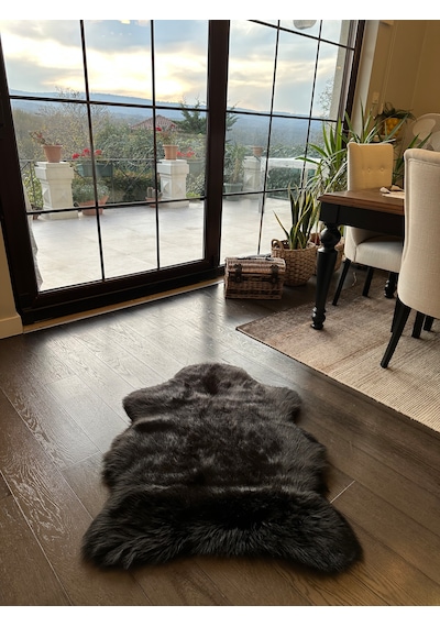 A Post Siyah Yumuşak Dokulu Peluş Halı Tek Kafa Post