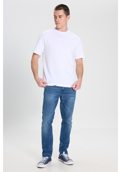 Wrangler Slim Fit Dar Kesim Düşük Bel Normal Paça Larston Mavi Esnek Jean Denim Pantolon Indigo Wrangler Slim Fit Dar Kesim Düşük Bel Normal Paça Larston Mavi Esnek Jean Denim Pantolon Indigo