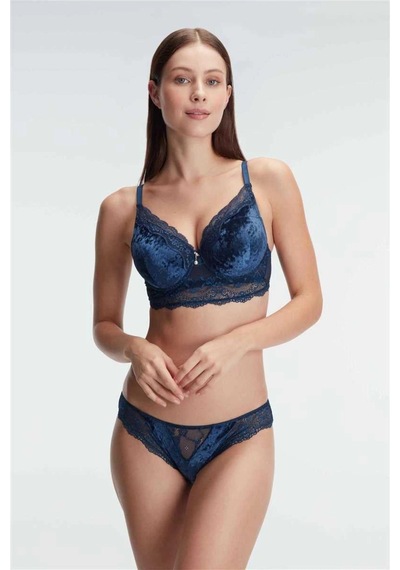 Litae Herşeytrend Kadife Balenli Destekli Dolgulu Dantelli Büstiyer Sütyen Ve Slip Takım Çok Renkli Litae Herşeytrend Kadife Balenli Destekli Dolgulu Dantelli Büstiyer Sütyen Ve Slip Takım Çok Renkli