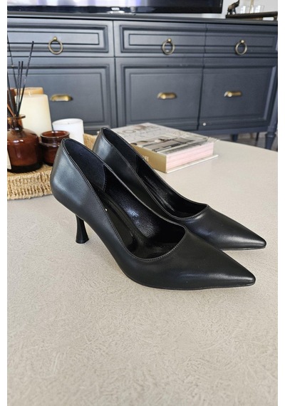 10 1109 Topukla Kadın Kadeh Topuklu 8 Cm Topuklu Stiletto Ayakkabı Siyah Deri