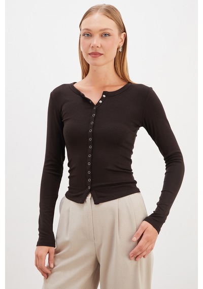 Fullamoda Önü Çıtçıtlı Ribanalı Slim Fit Bluz Kahve