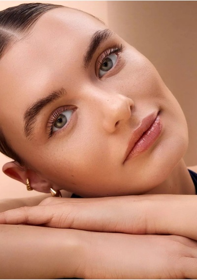 Catrice Besleyici Nude Renkli Dudak Balsamı Parlak Bitişli Kalem Dudak Parlatıcıları Turuncu