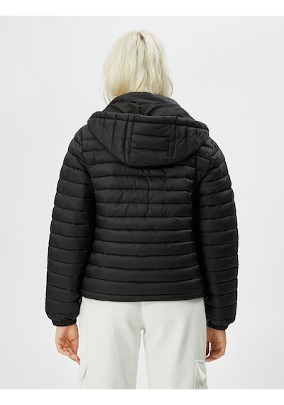 Koton Kısa Şişme Mont Kapüşonlu Fermuarlı Kolları Lastikli Siyah 4wak20127ew 4WAK20127EW999 Siyah Koton Kısa Şişme Mont Kapüşonlu Fermuarlı Kolları Lastikli Siyah 4wak20127ew 4WAK20127EW999 Siyah