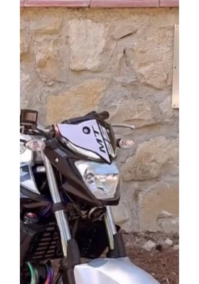 Mt-25 Ön Cam Yarım Motosiklet Sticker Etiket Modeli